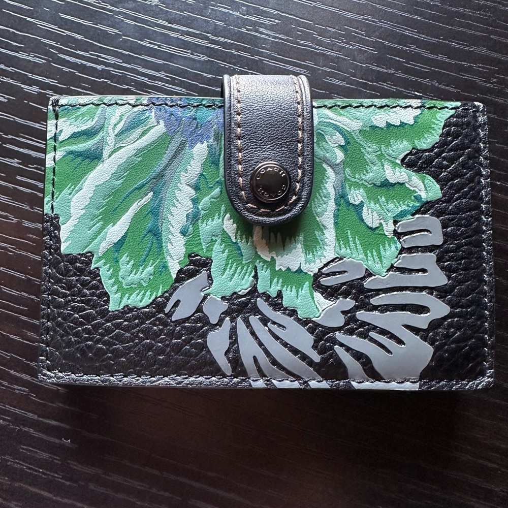 Coach KF Accordion Card Case